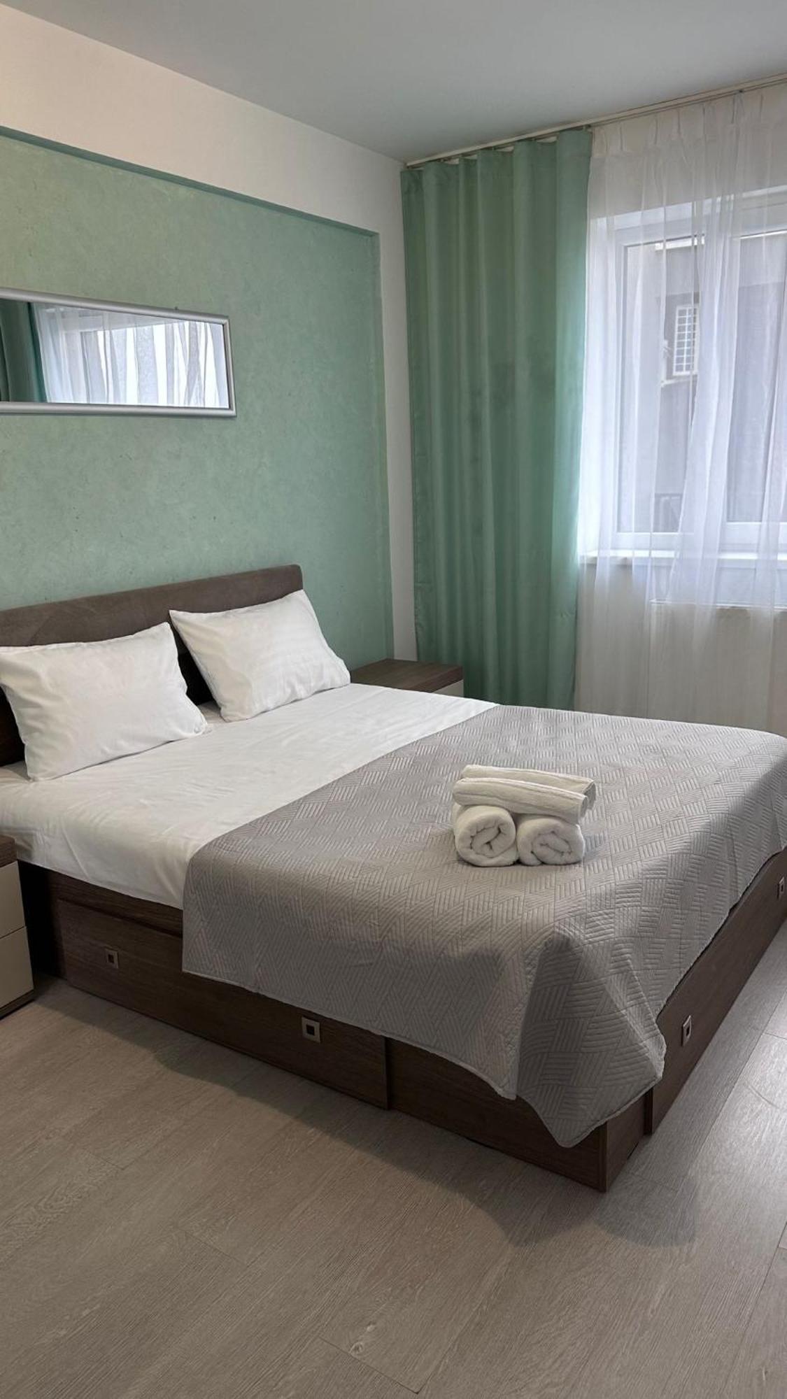 Chris Holiday Oradea Dış mekan fotoğraf